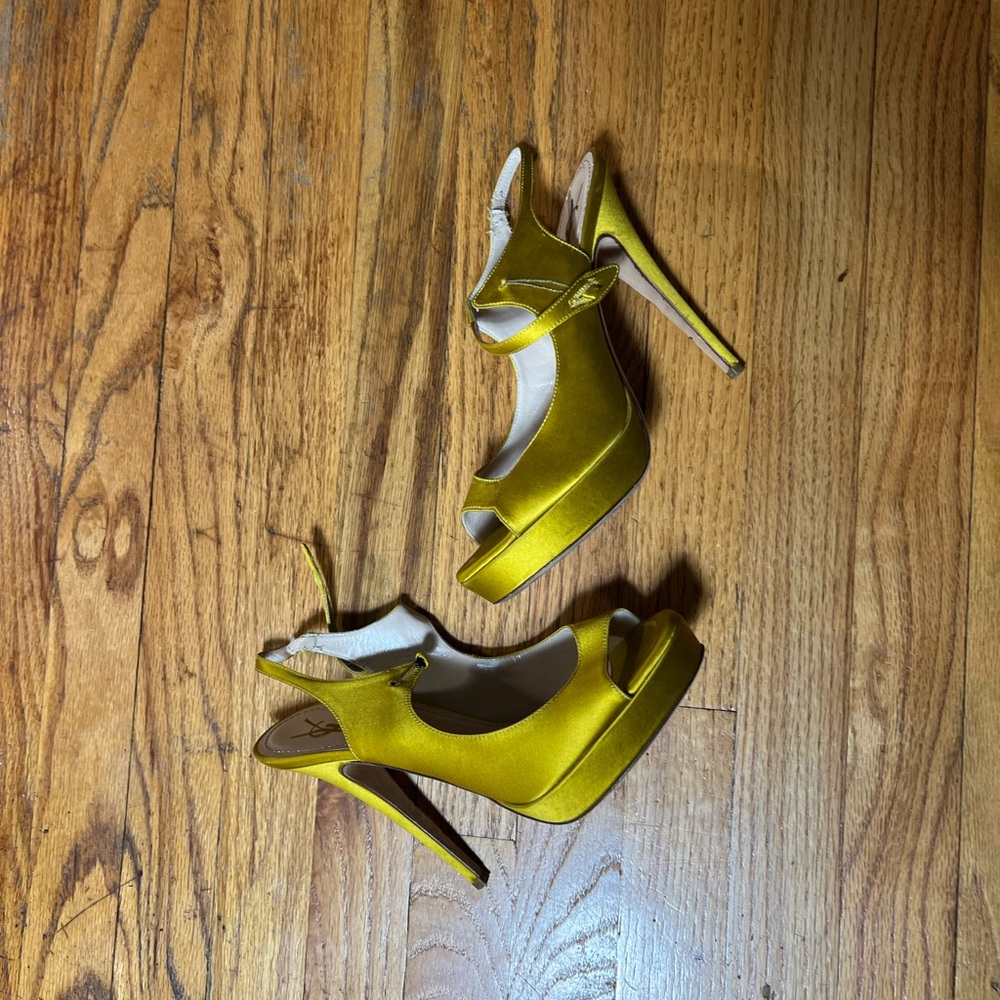 Yves Saint Laurent Vibrant Gold Heels